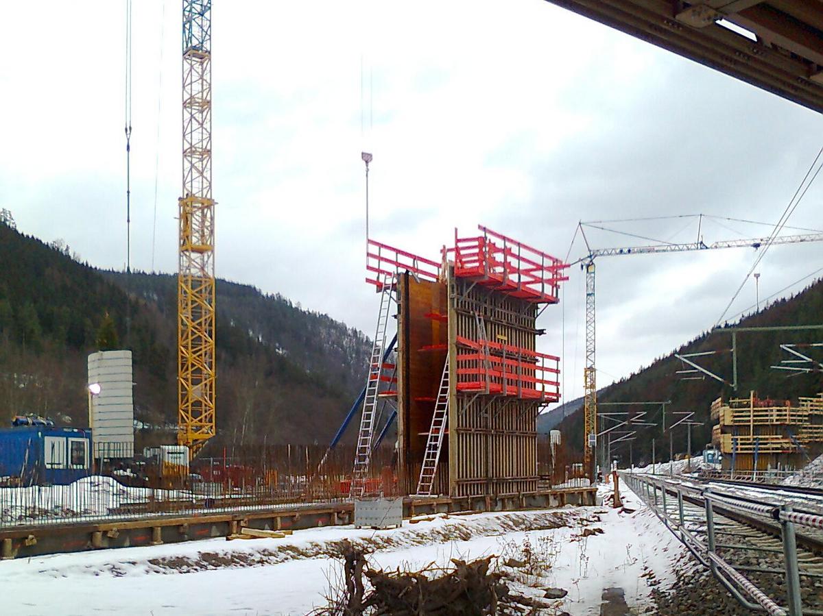 Unterbau der neuen Brücke