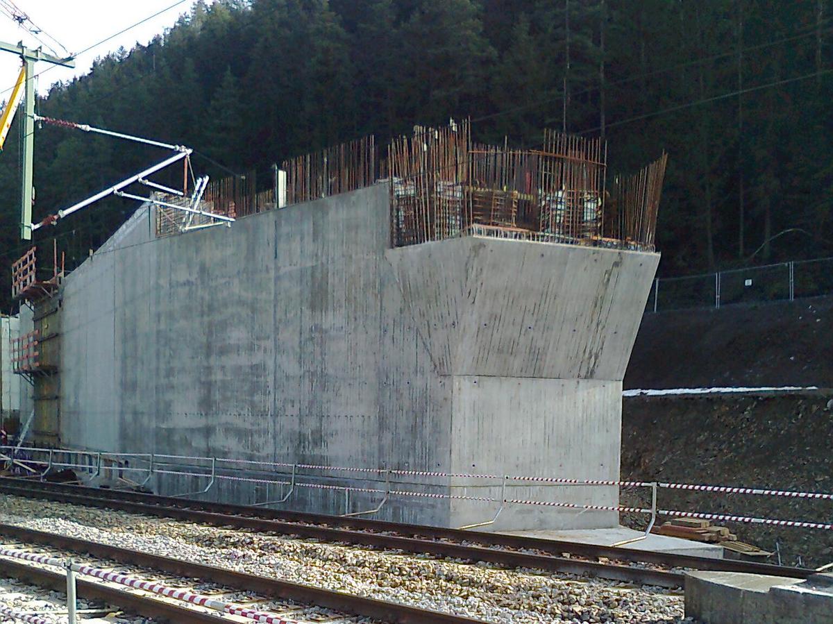 Unterbau der neuen Brücke
