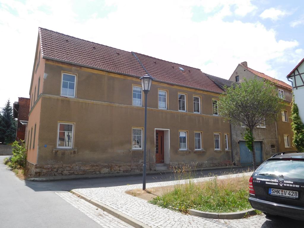 zweigeschossiges Wohngebäude
