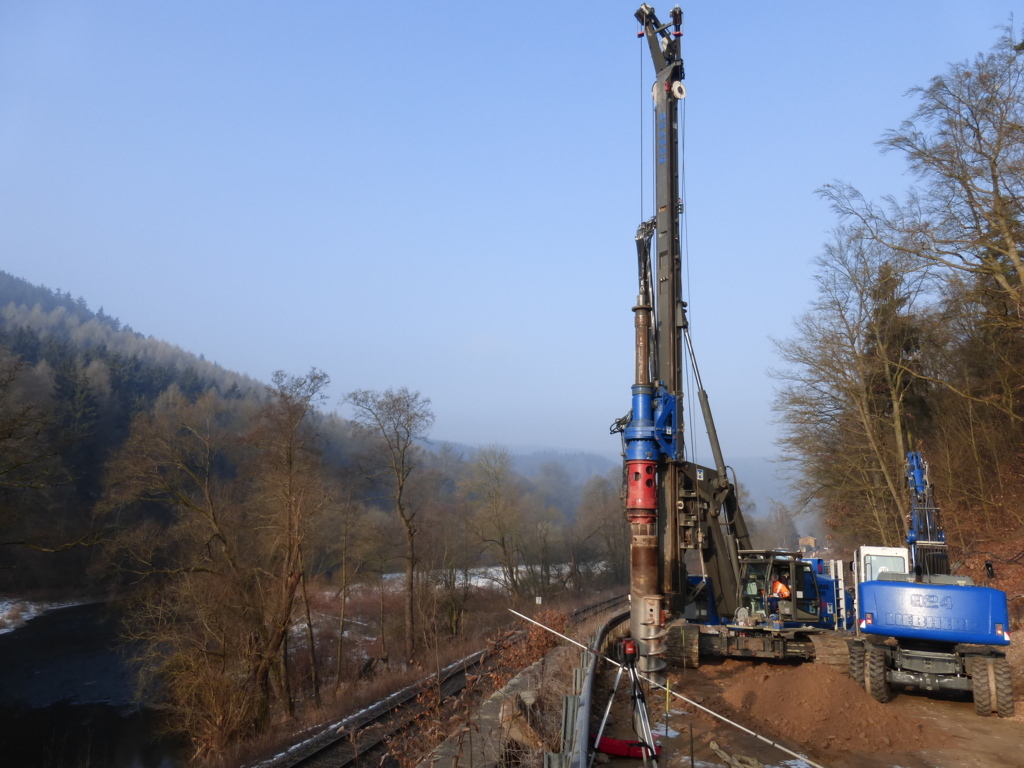L 2344 Greiz-Neumühle Bohrung weiterer Bohrpfähle