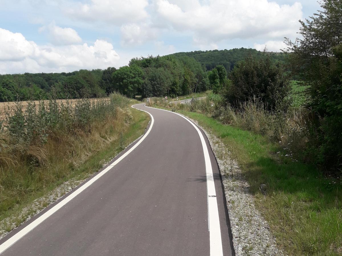 Rad/ Gehweg fertiggestellt, Brehme Blickrichtung Sonnenstein