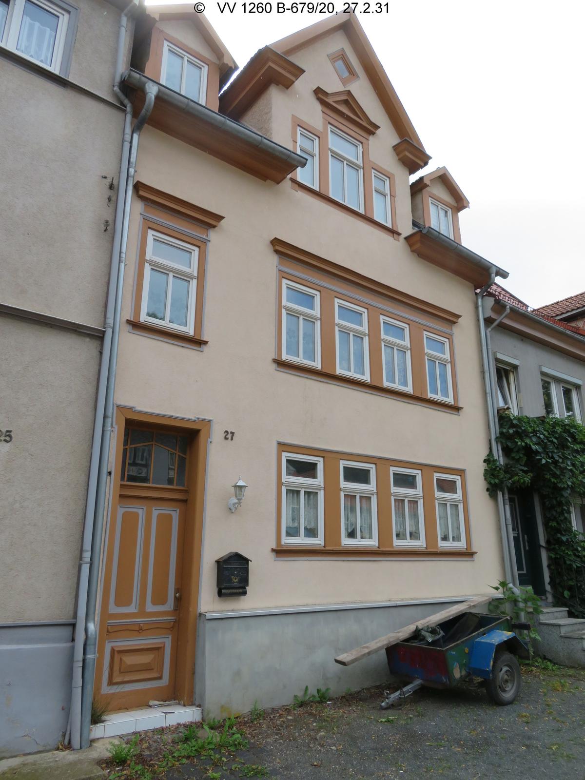 2 geschossiges Wohnhaus mit ausgebauten Dachgeschoss (3 Gauben)