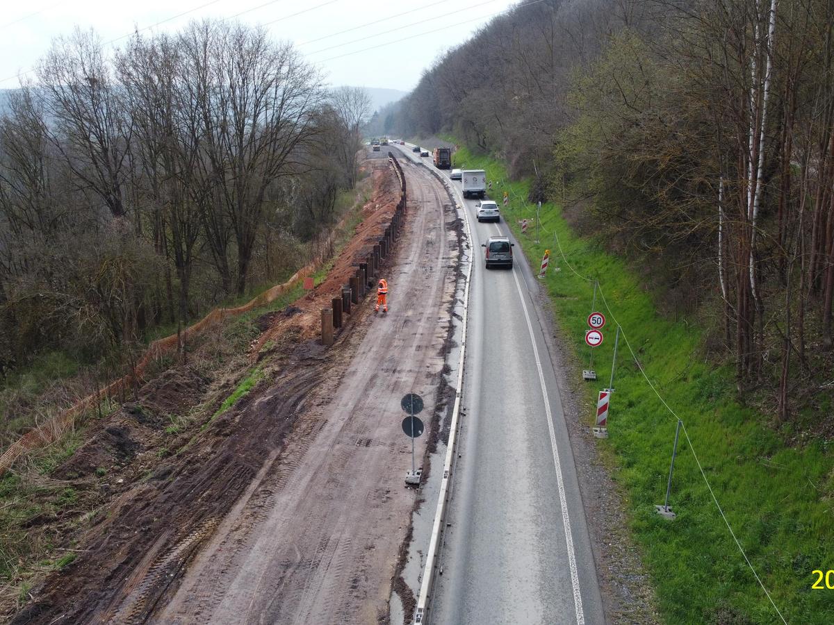 Man erkennt auf dem Bild die Verbauarbeiten am Bauwerk 13.