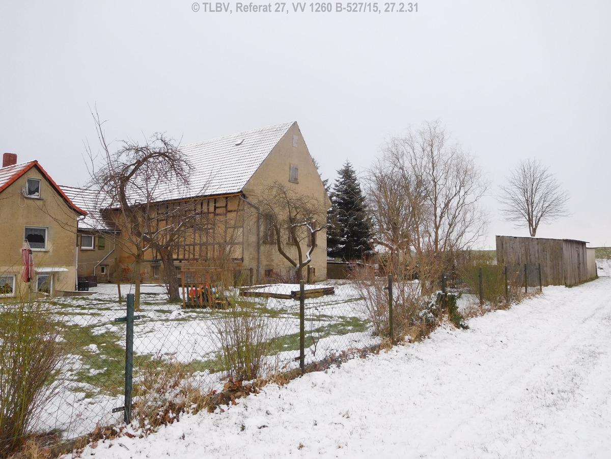 rückwärtige Ansicht über arten auf dem Wohnhaus zugewandte Saalseite