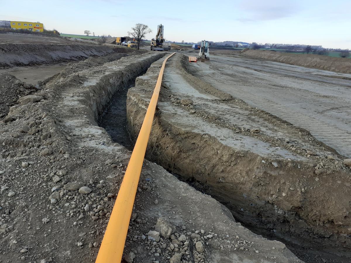 Die Arbeiten zur Umverlegung der Gasleitung im Gewerbegebiet.