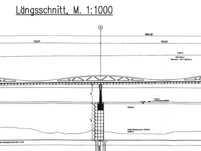 Es ist die Skizze des Längsschnitts der Brücke im Maßstab 1:1000 zu sehen.