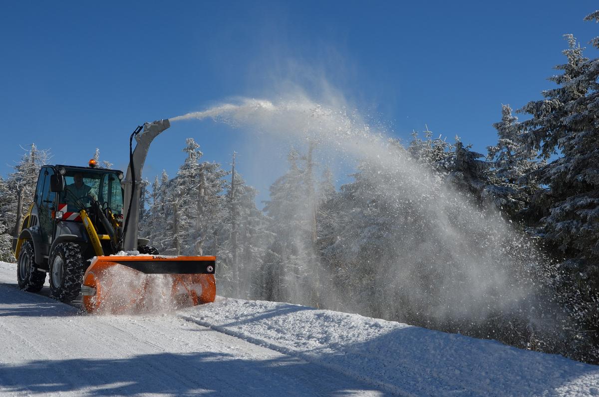Schneepflug/ Winterdienst