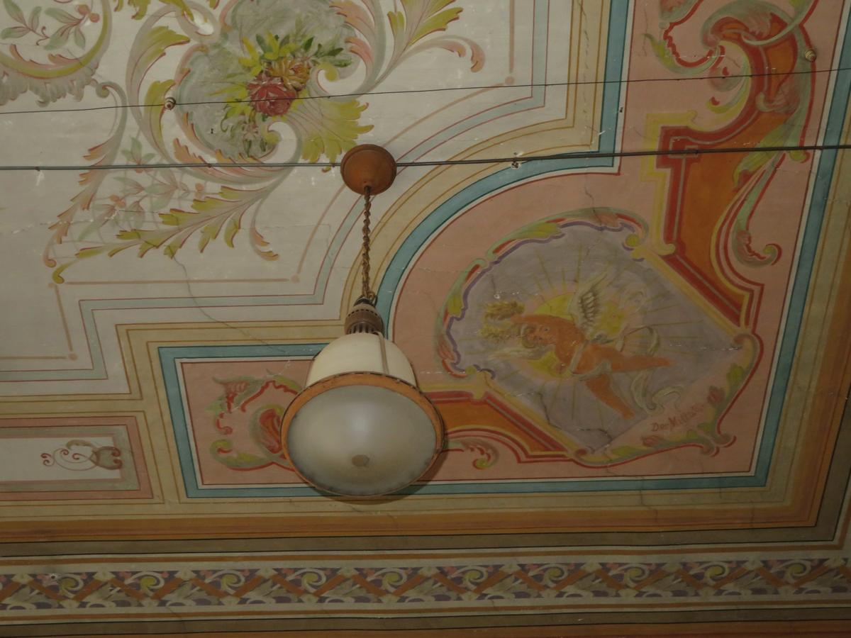 Deckenbemalung mit Lampe im Stil der 50er Jahre