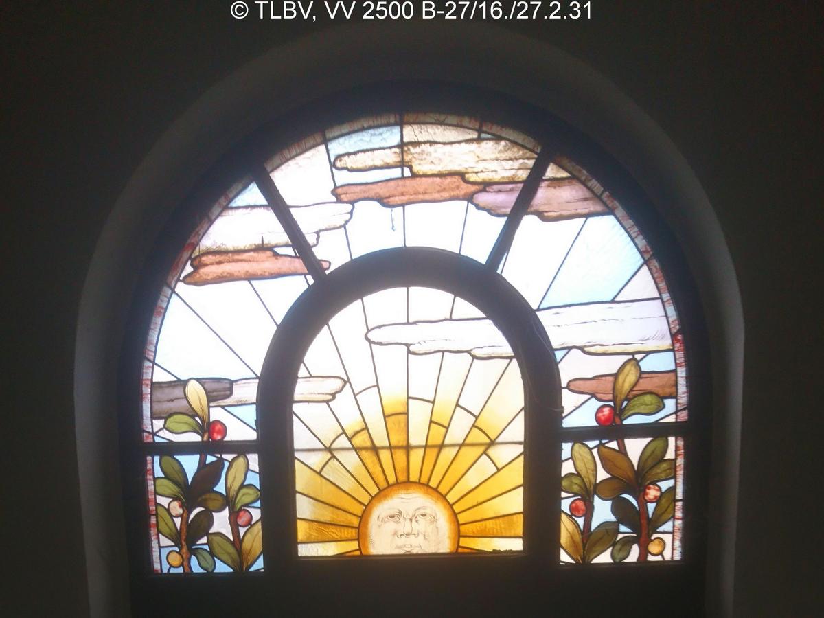 Bleiglasfesnter in Kirchenfensterform