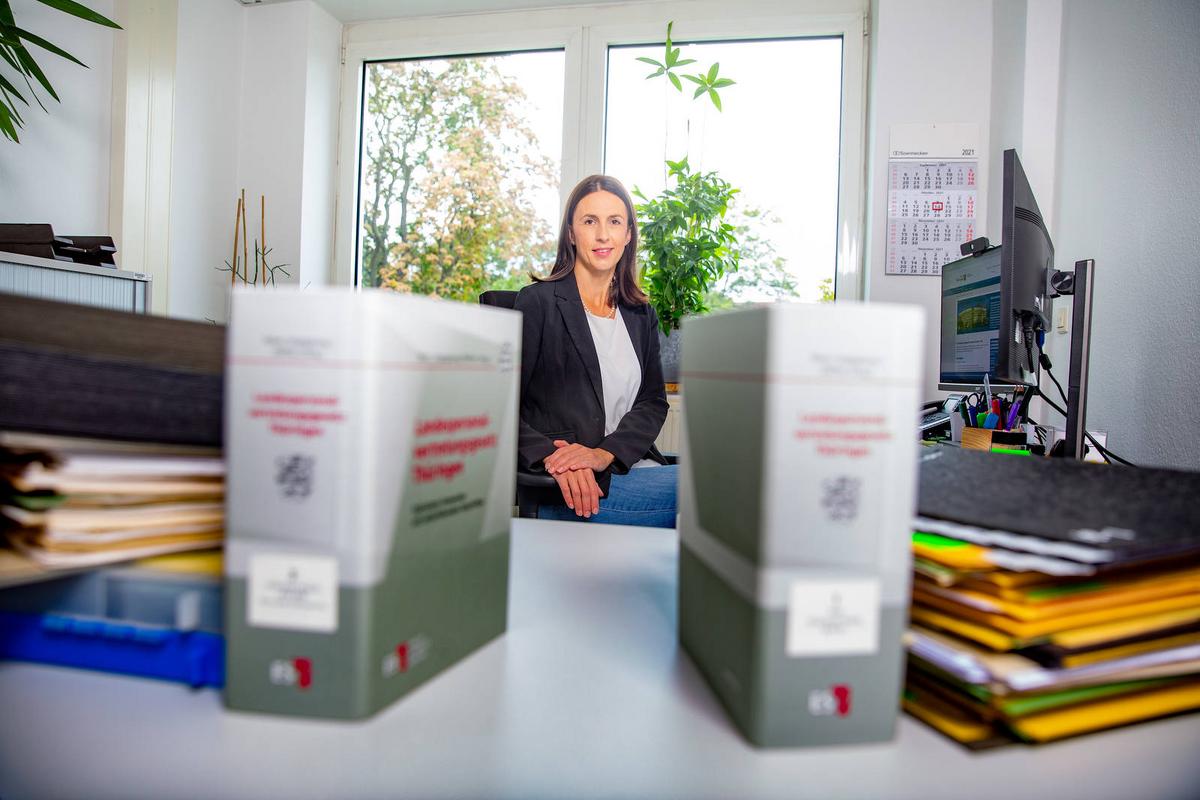 Annika im Büro