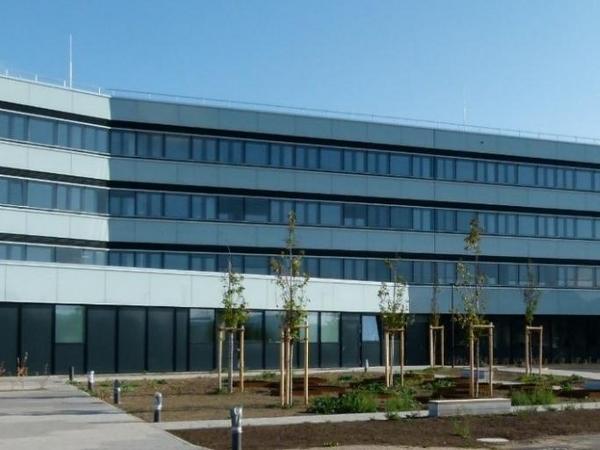 Bürotrakt Süd-Ansicht